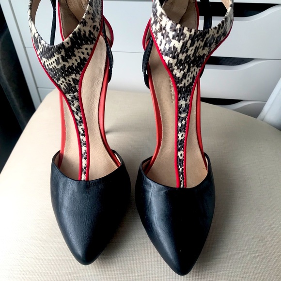 L.A.M.B  LEATHER STILETTO HEELS NEVER WORN - Picture 3 of 14